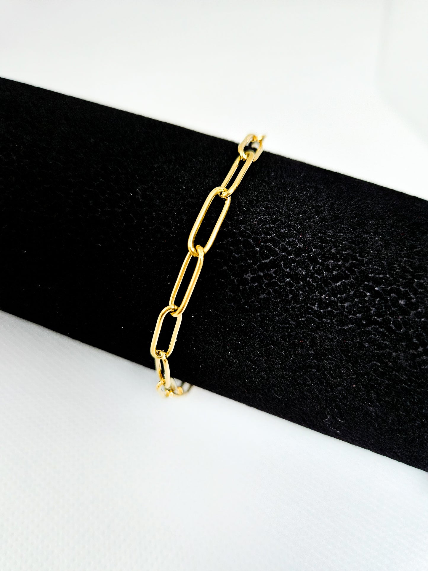 Paperclip Pattern – Modern & Chic