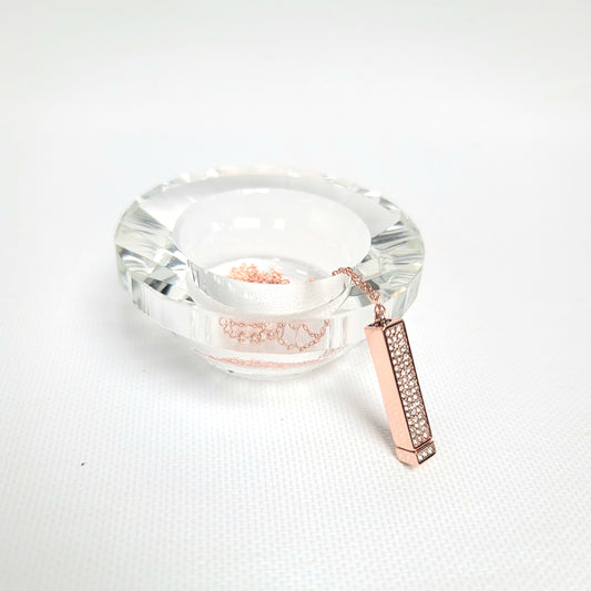 Retractable 3D bar zircon pendant